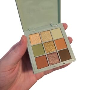 Glow Core Mystic Earth Eyeshadow Palette